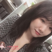 深深的溝、大大的奶，甜美笑容  高顏值少婦  對新鮮事物...