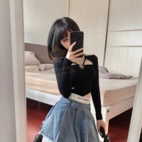 年輕俏皮的可愛小美女  甜美可愛型 年輕大膽