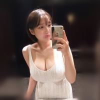 短髮人妻 F  每個客人約她都說有特殊服務