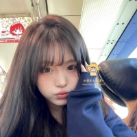 清純學生妹 長相甜美討喜