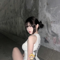 小隻馬學生妹  臉蛋可愛    胸型圓挺又誘人 外表喜歡裝酷