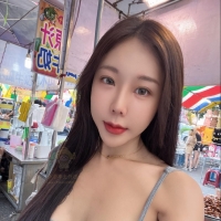 巨乳的手感絕對是超讚的！  可體驗很色的乳夾射