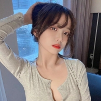 兩座雪白的山峰  有人的大波波陪你玩奶泡