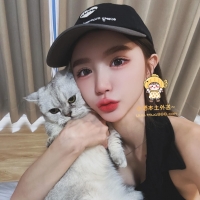 女神級OL   紅唇長髮超吸睛