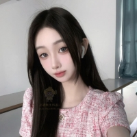 音樂專業的學姐    身材皮膚都超好的  又有氣質   又很甜美