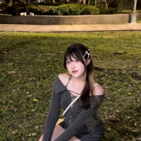 緊身連衣裙裡藏著飽滿身材 一壓就軟  手感超級好 奶大屁...