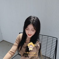 辦公室OL  修長雙腿超迷人  特別有禁慾氣息