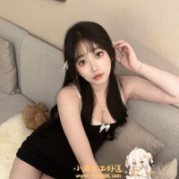 皮膚白皙 身材纖細 美腿讓人忍不住想摸一把